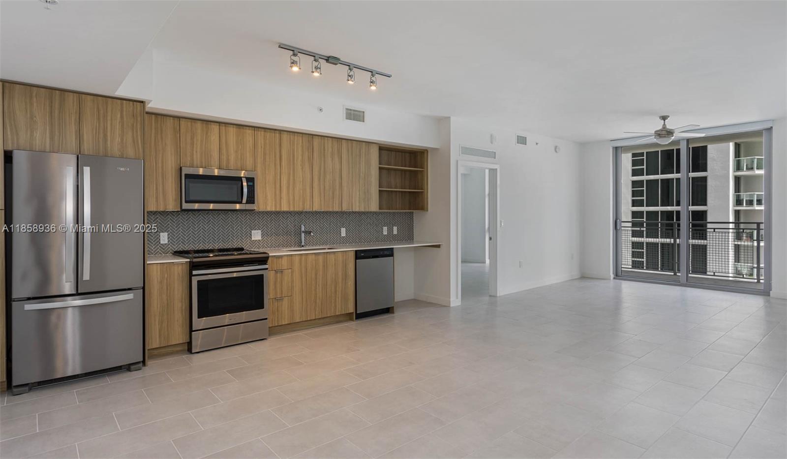2150 N Bayshore Dr 0605
