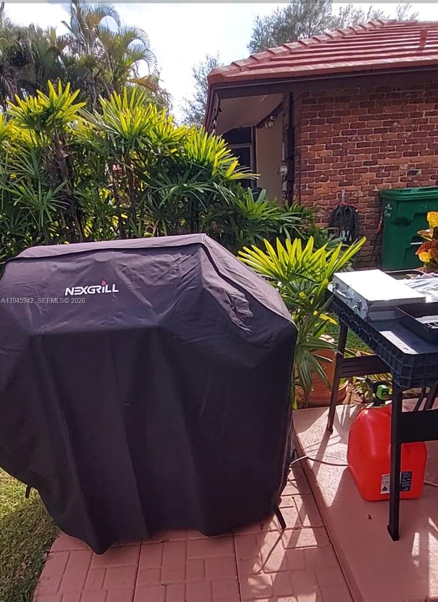 THUNDERBIRD - Residential