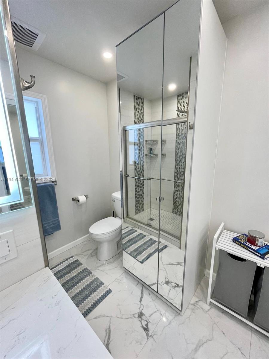 THUNDERBIRD - Residential