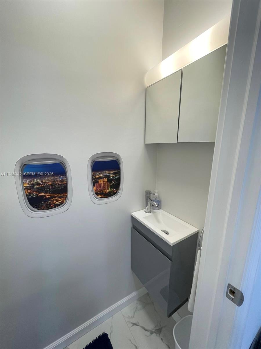 THUNDERBIRD - Residential