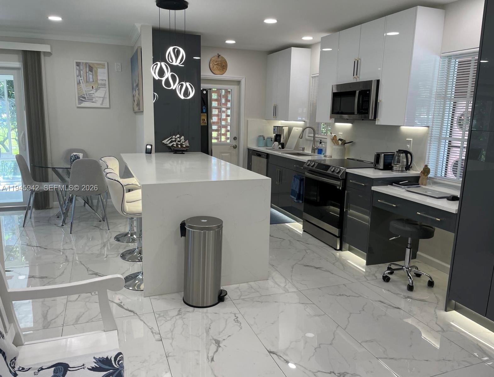 THUNDERBIRD - Residential