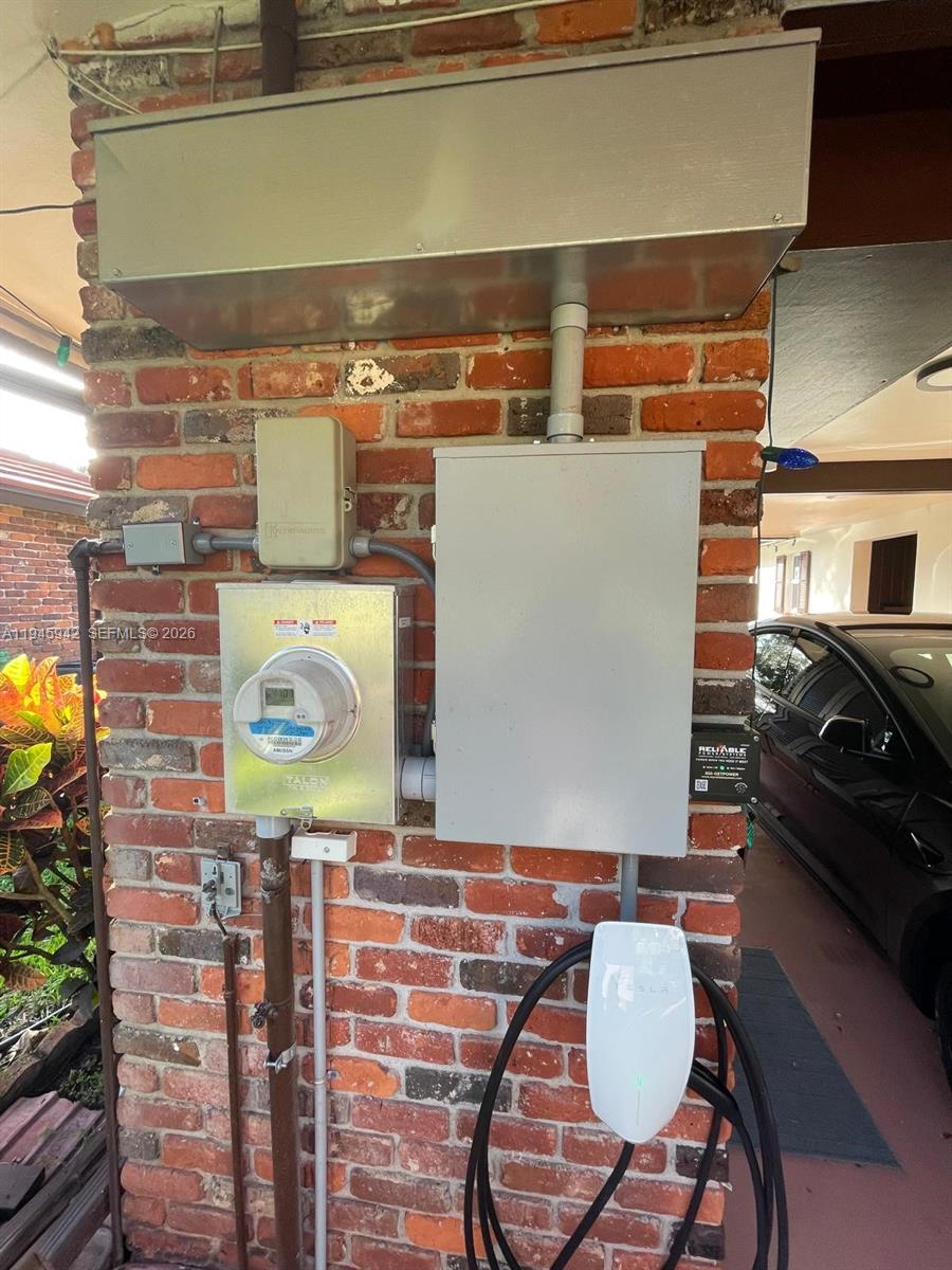 THUNDERBIRD - Residential