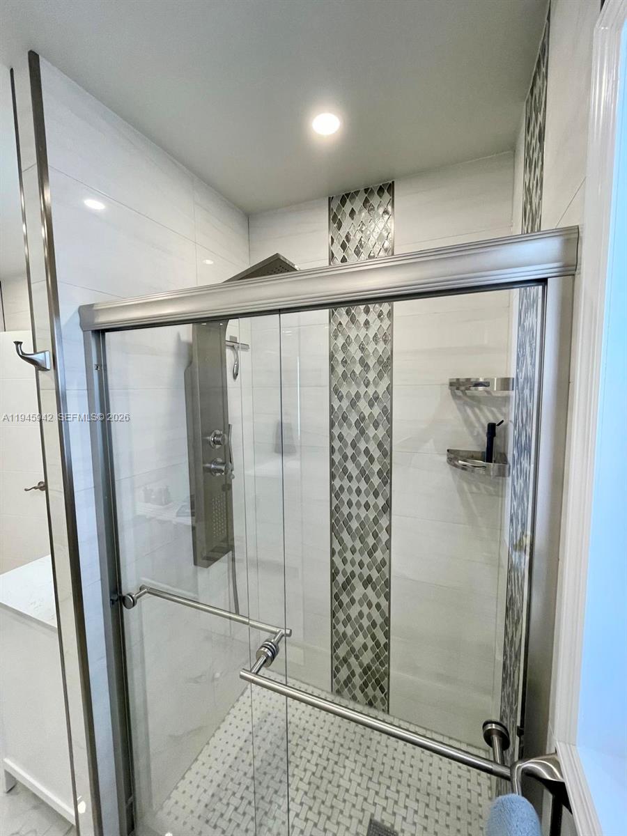 THUNDERBIRD - Residential