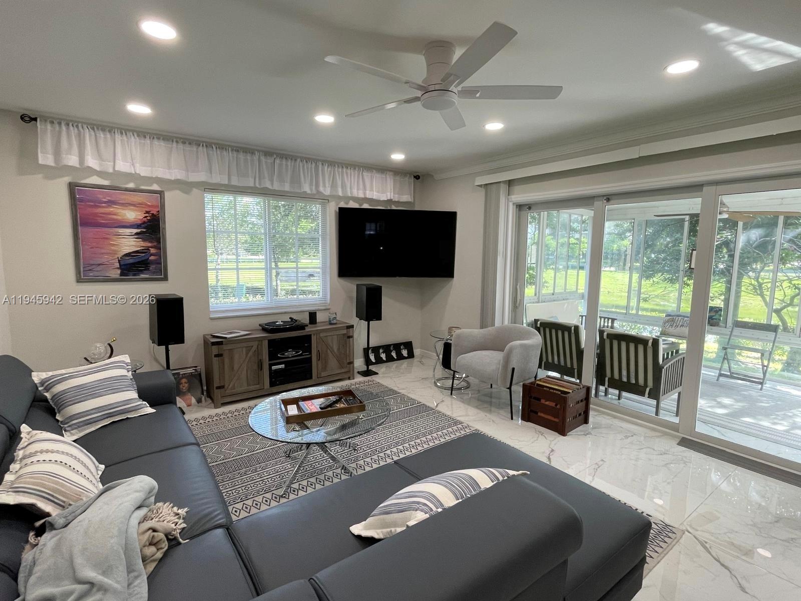 THUNDERBIRD - Residential