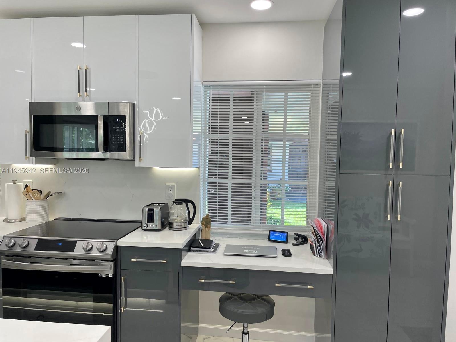 THUNDERBIRD - Residential