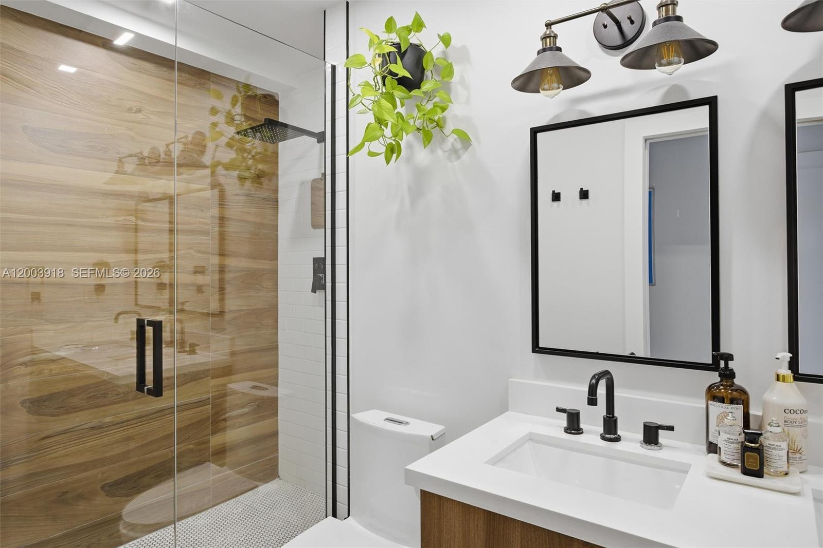 REV PL SEC 2 CC ESTATES - Residential