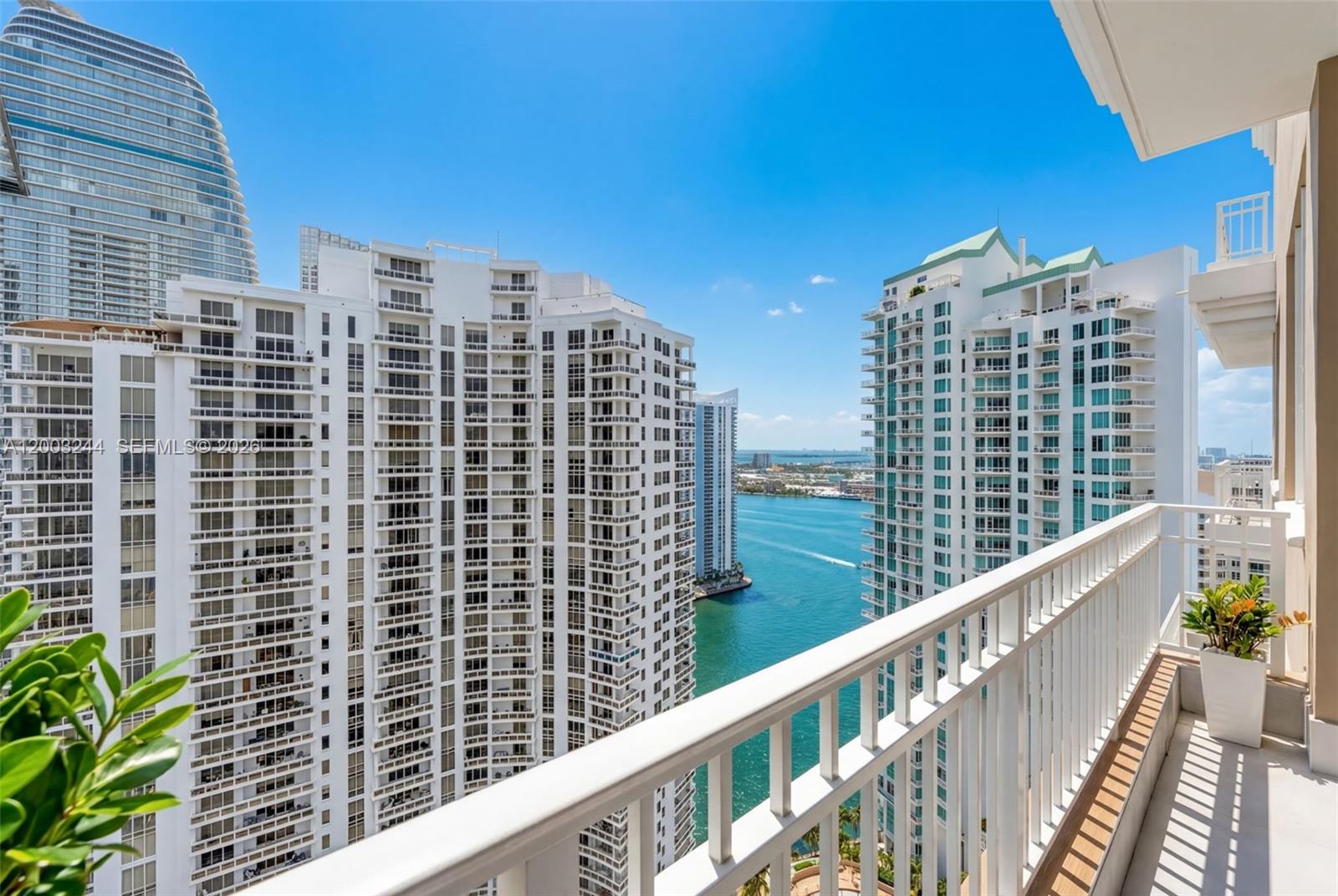 COURTS BRICKELL KEY CONDO - Residential