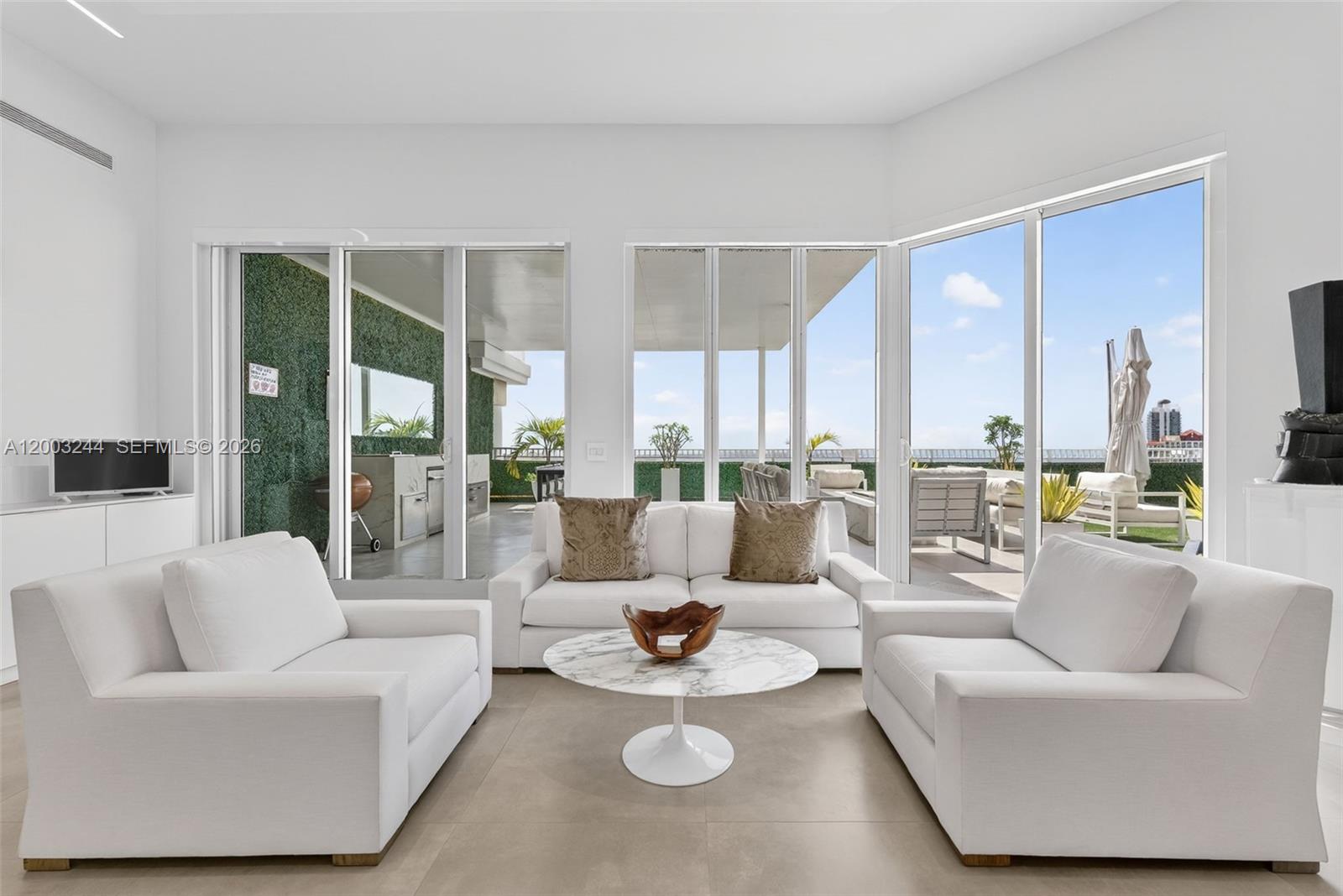 COURTS BRICKELL KEY CONDO - Residential