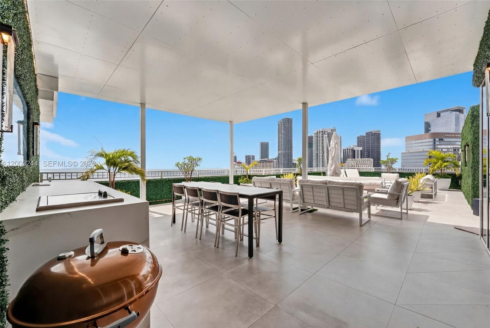 COURTS BRICKELL KEY CONDO - Residential