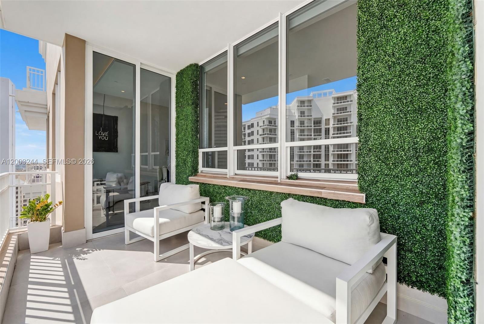 COURTS BRICKELL KEY CONDO - Residential
