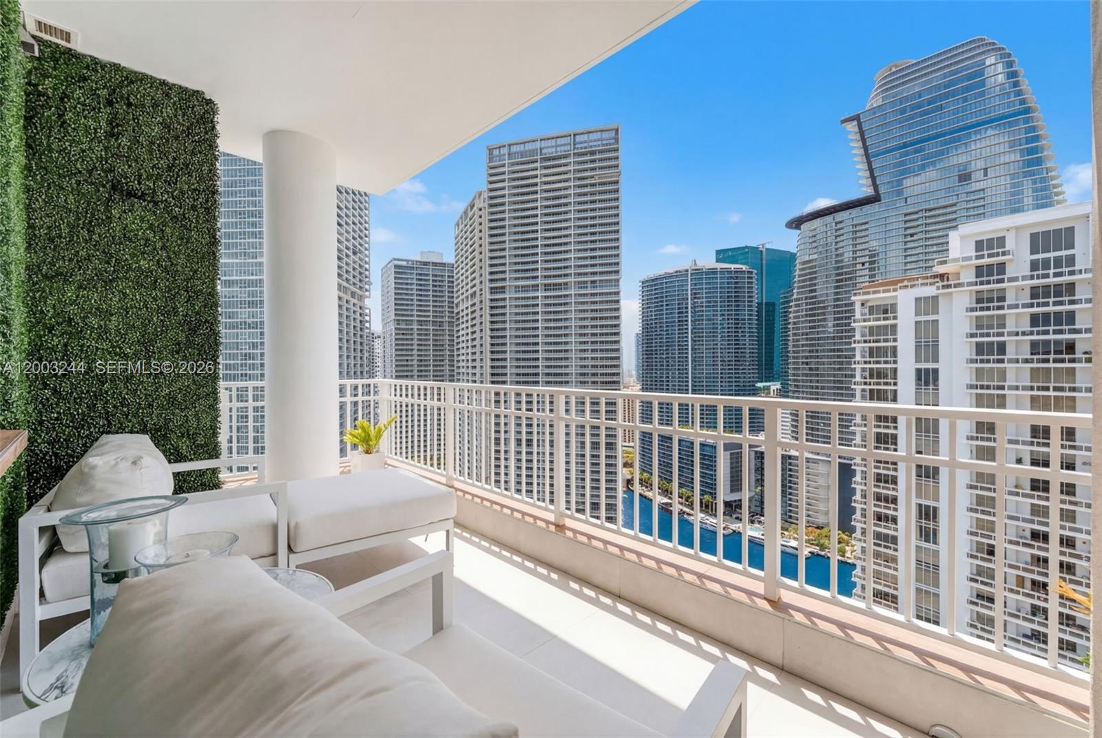 COURTS BRICKELL KEY CONDO - Residential