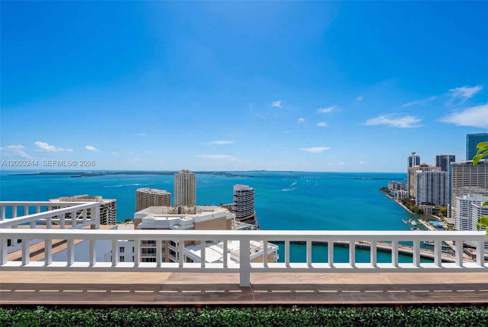 COURTS BRICKELL KEY CONDO - Residential