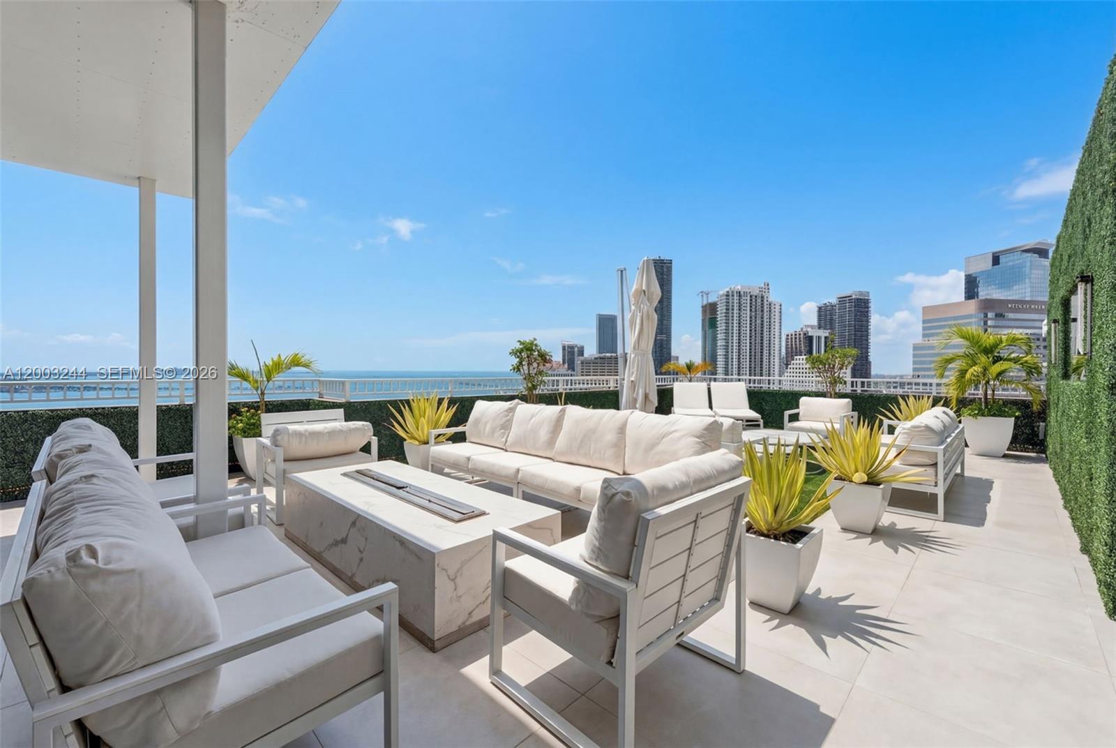 COURTS BRICKELL KEY CONDO - Residential