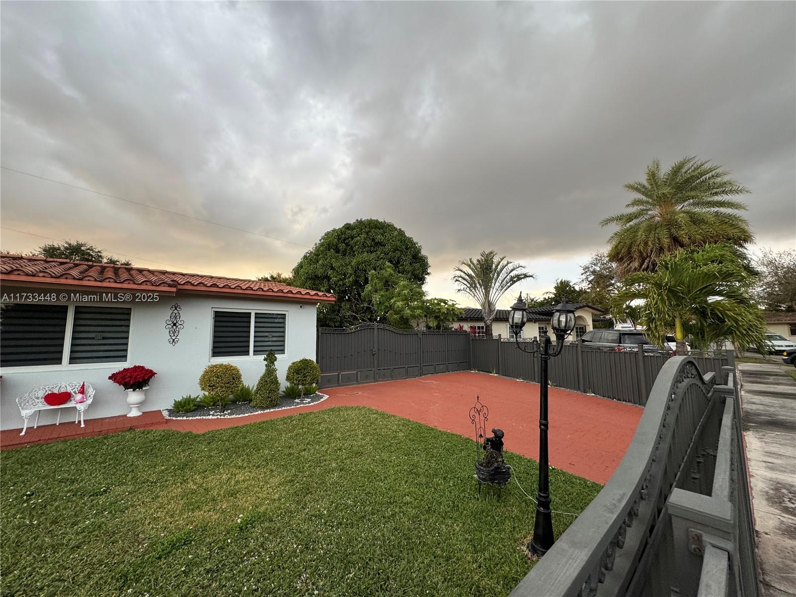 16920 Nw 74th Ave, Miami, Broward County, Florida - 3 Bedrooms  
2 Bathrooms - 