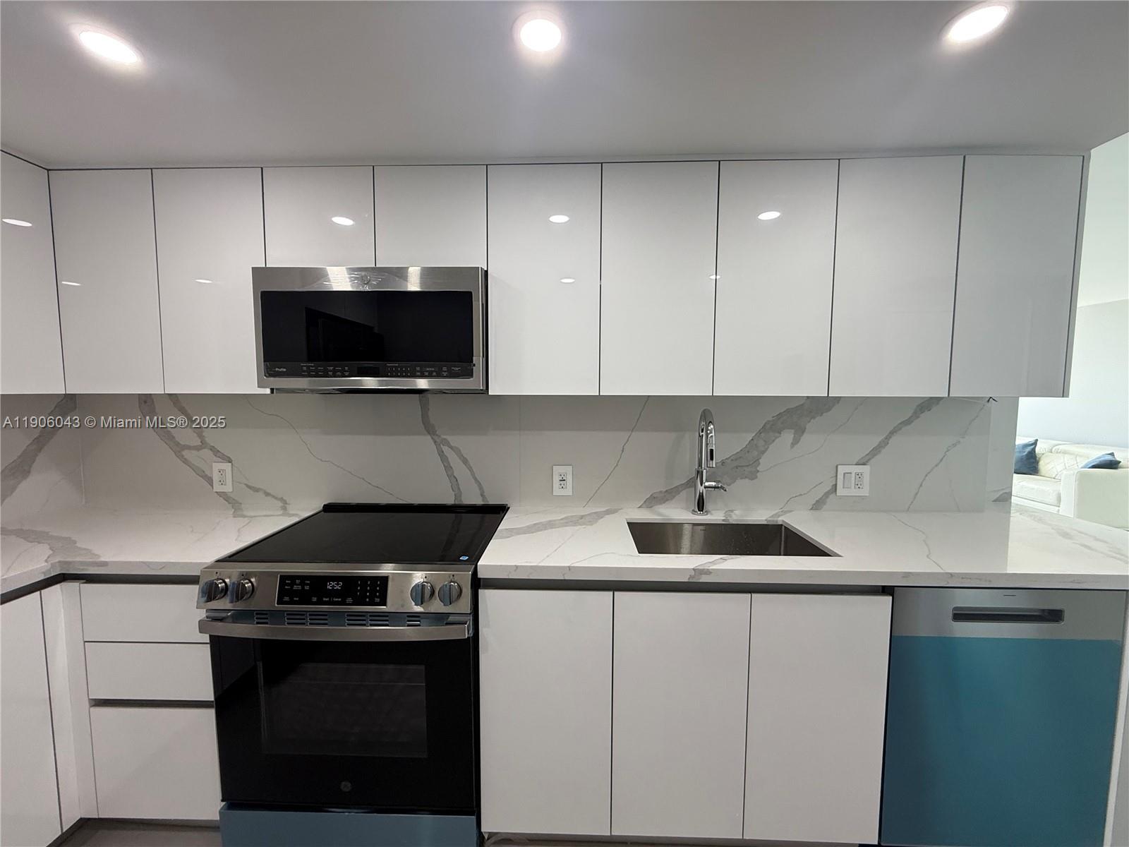 AVENTURA ELDORADO CONDO - Residential Lease