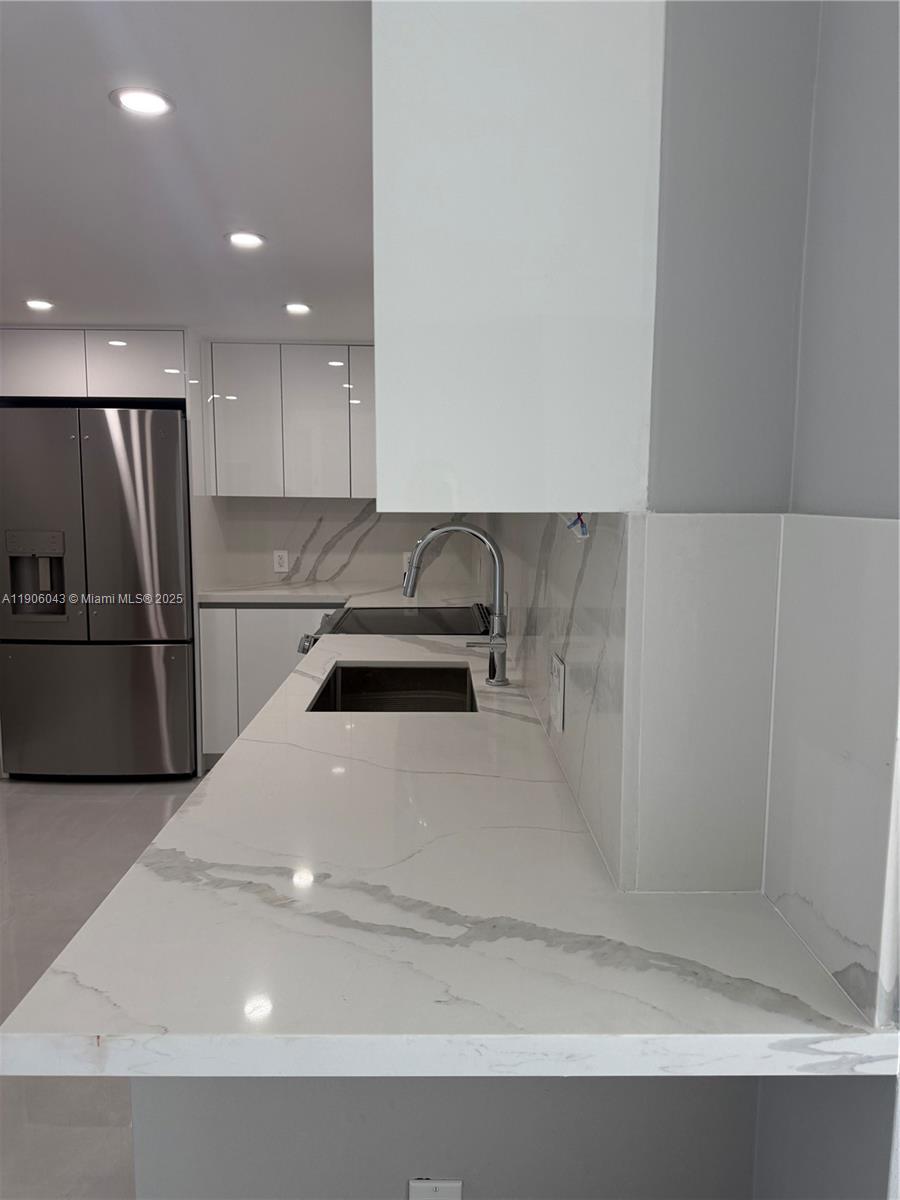 AVENTURA ELDORADO CONDO - Residential Lease