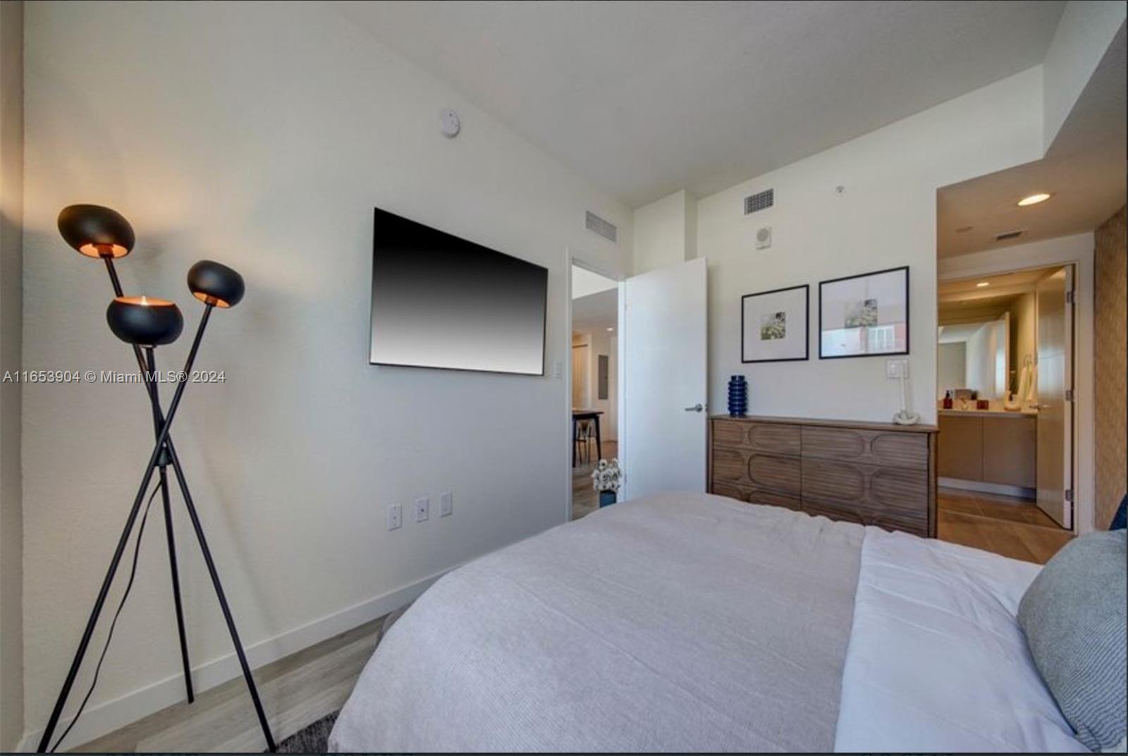 GRAND BAY SOUTH ROADS - Residential Lease