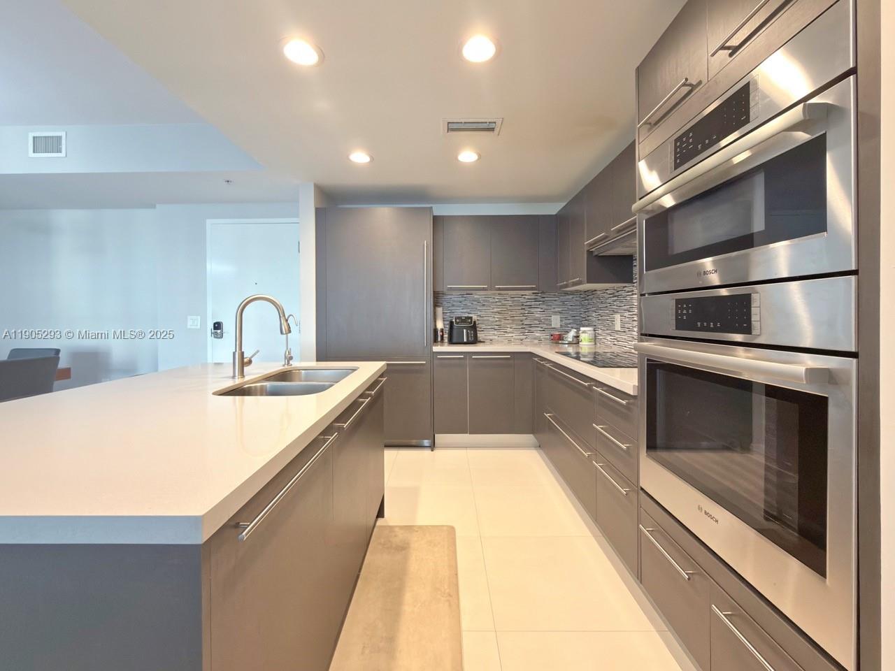 GRAND BAY COMMONS SOUTH - Residential