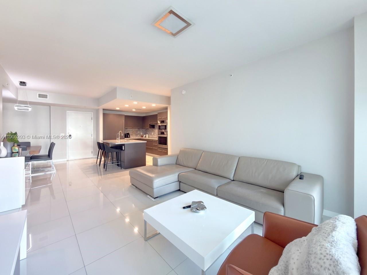 GRAND BAY COMMONS SOUTH - Residential