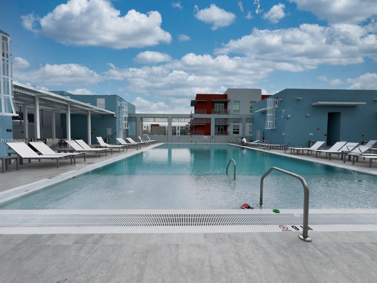 GRAND BAY COMMONS SOUTH - Residential