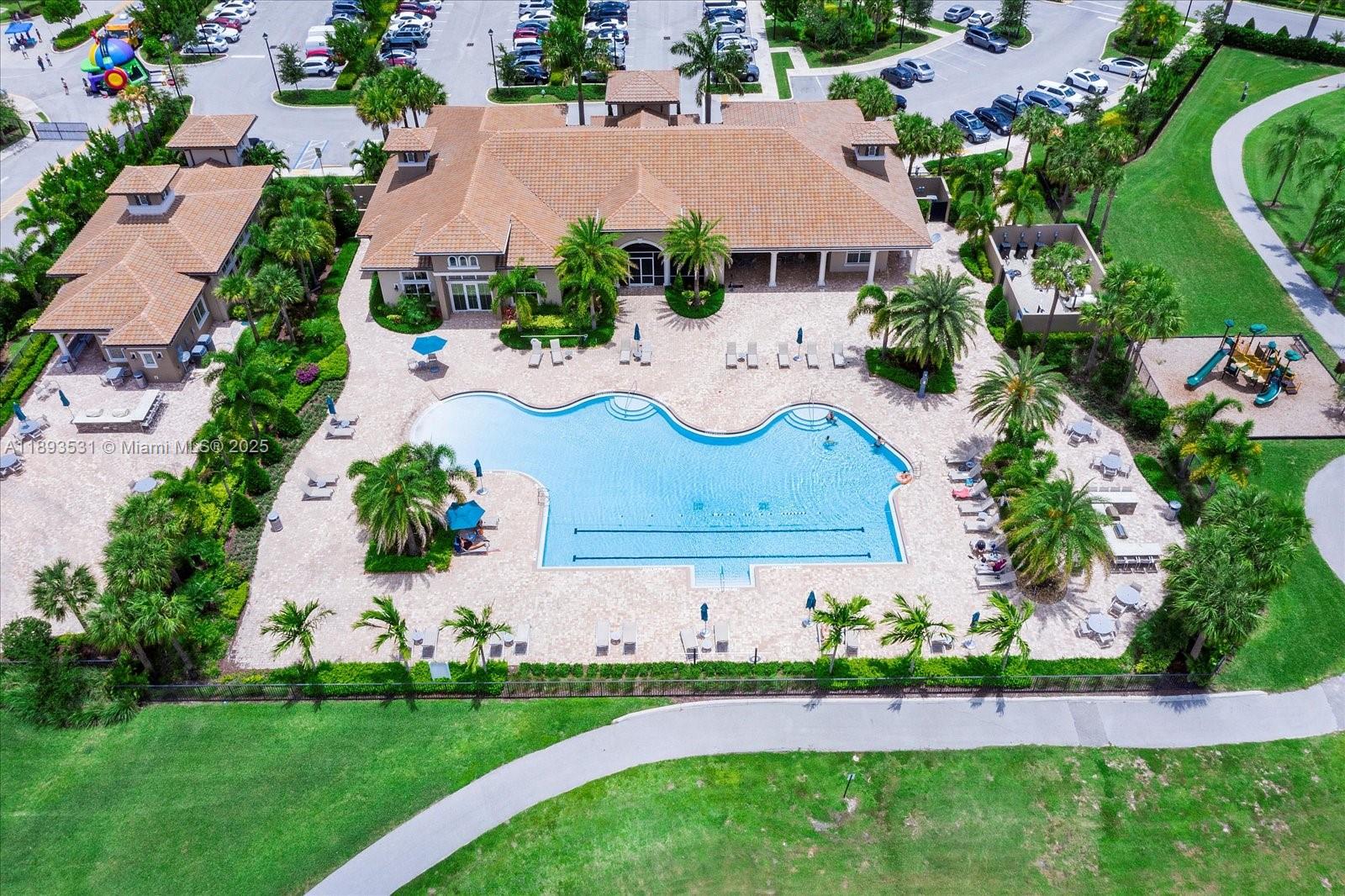 HILLCREST COUNTRY CLUB SO - Residential Lease