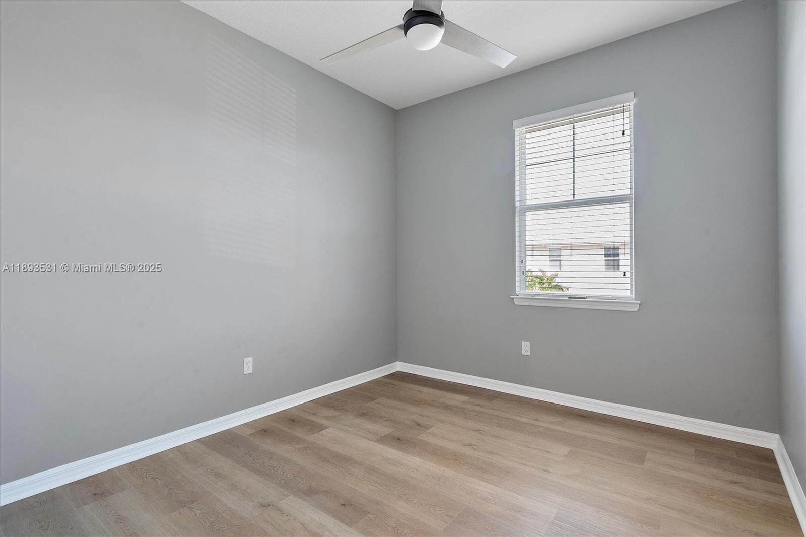 HILLCREST COUNTRY CLUB SO - Residential Lease