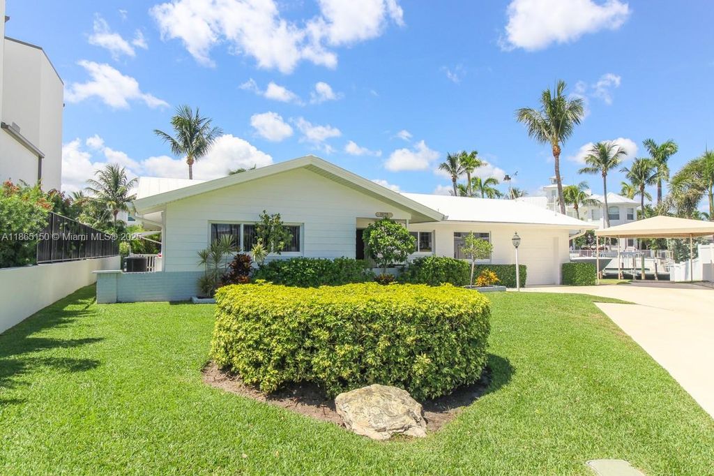 Photo of 19125 Waterway Rd, Jupiter, FL 33469 (MLS # A11865150)