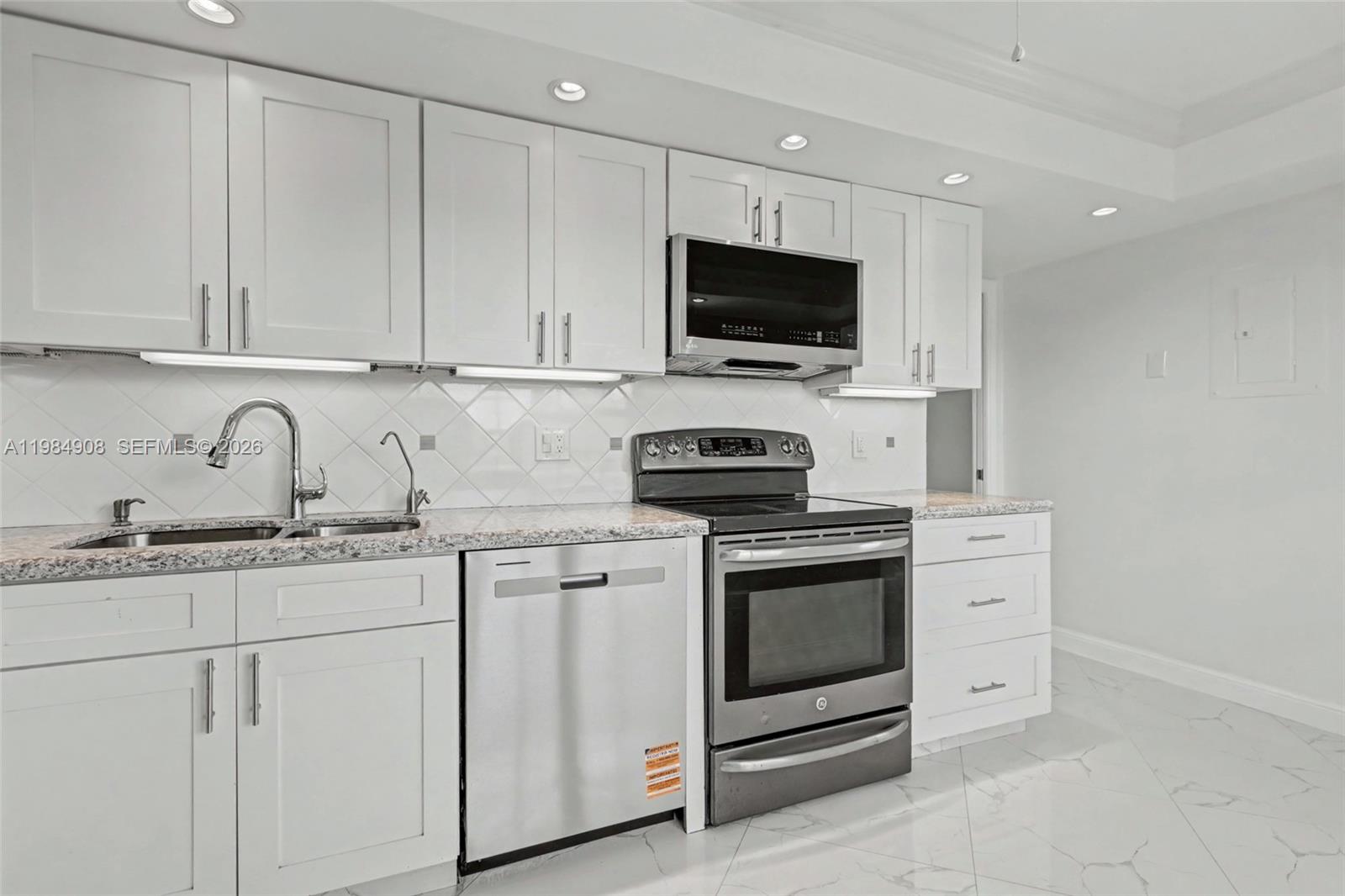 NO 78A PALM-AIRE COUNTRY - Residential