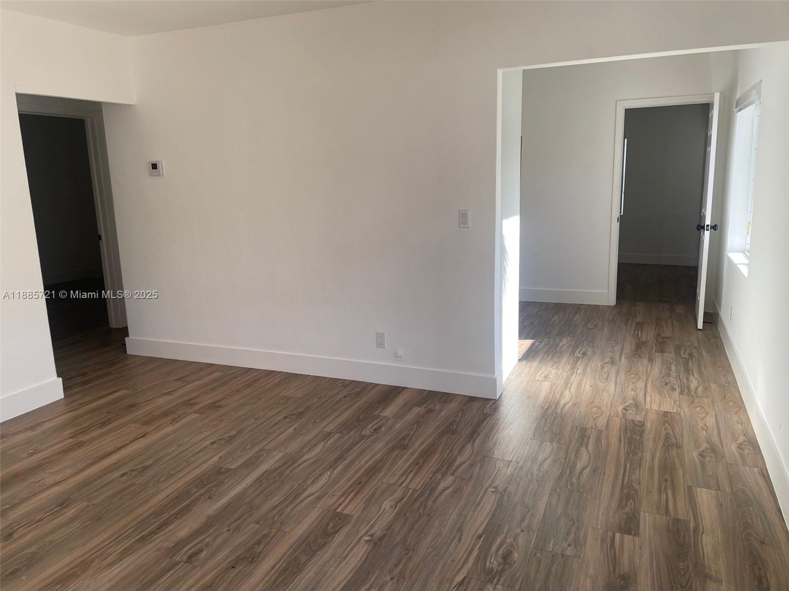 HOLLYWOOD PARK - Residential Lease