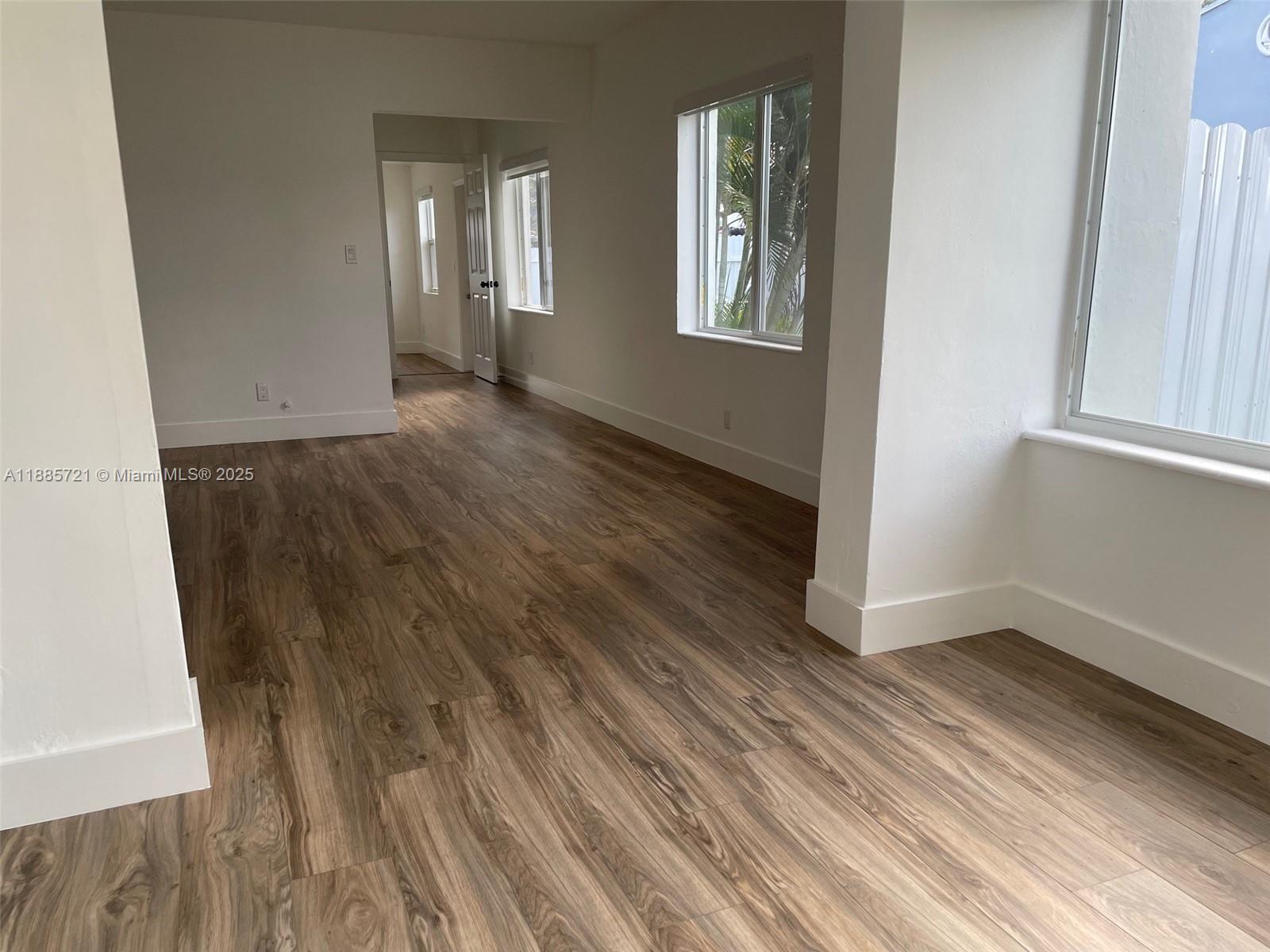 HOLLYWOOD PARK - Residential Lease