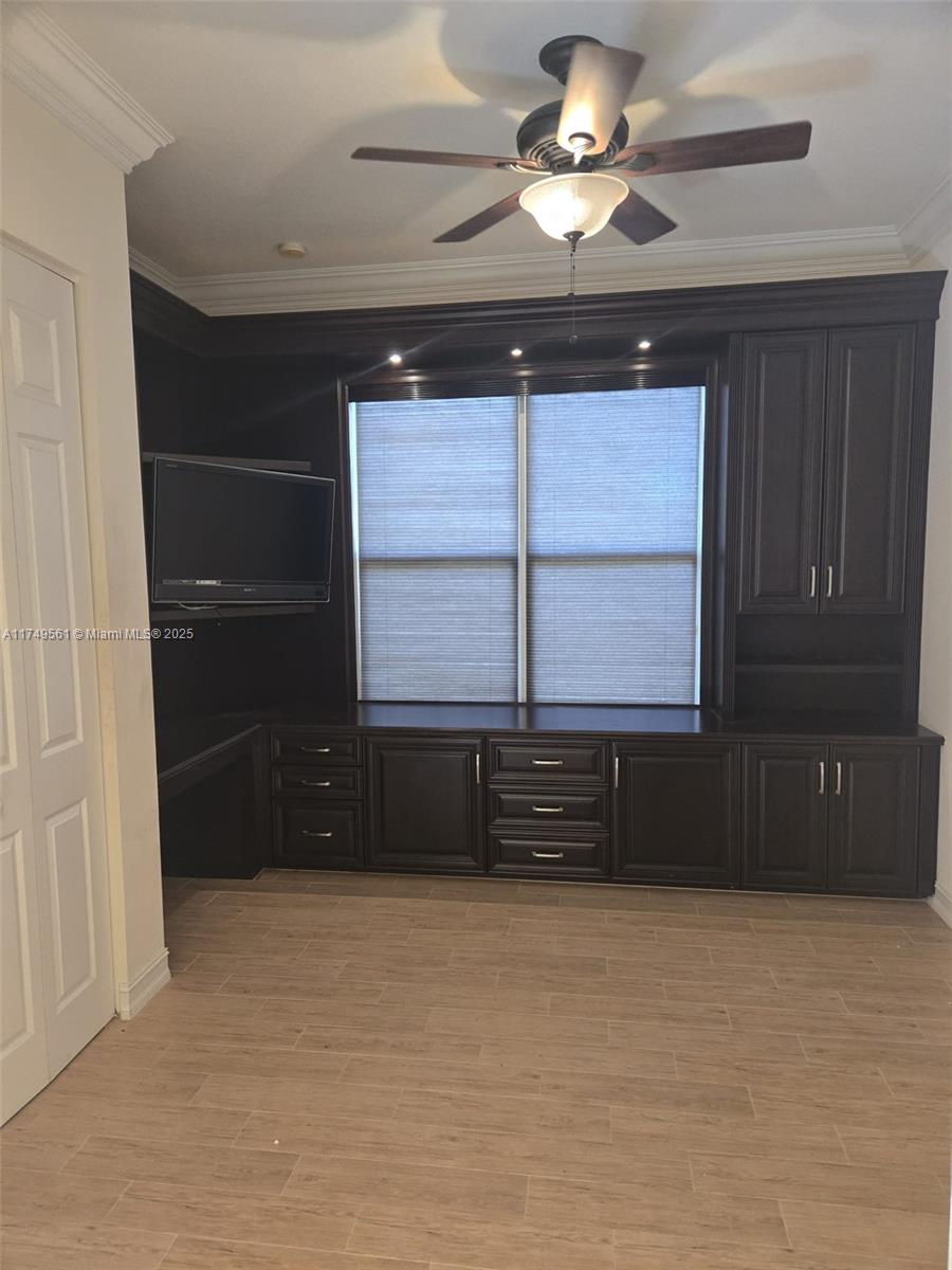 VALENCIA POINTE 3 - Residential