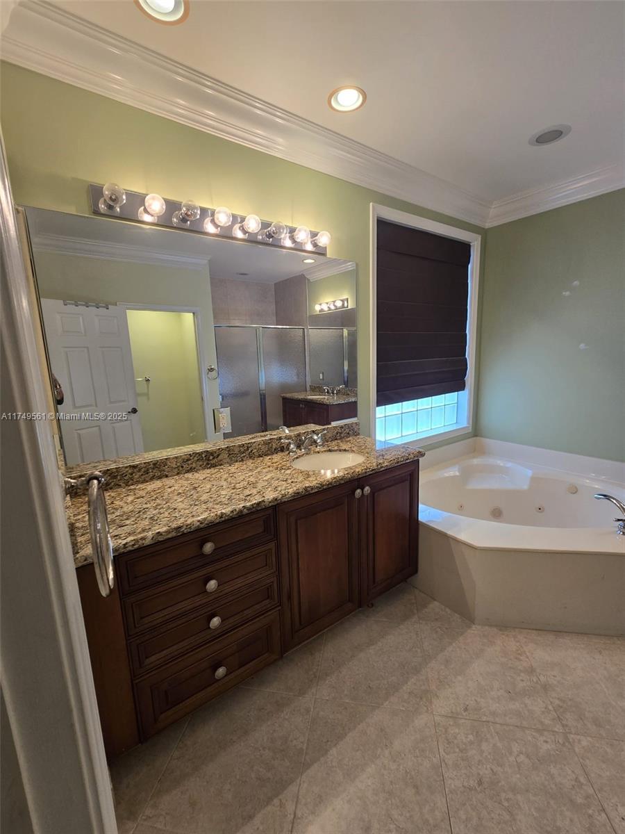 VALENCIA POINTE 3 - Residential