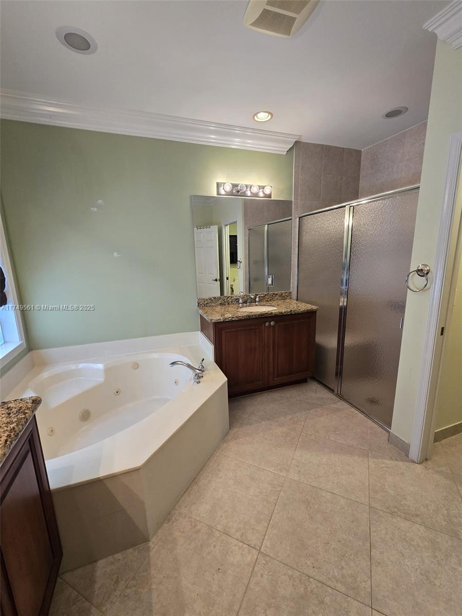 VALENCIA POINTE 3 - Residential