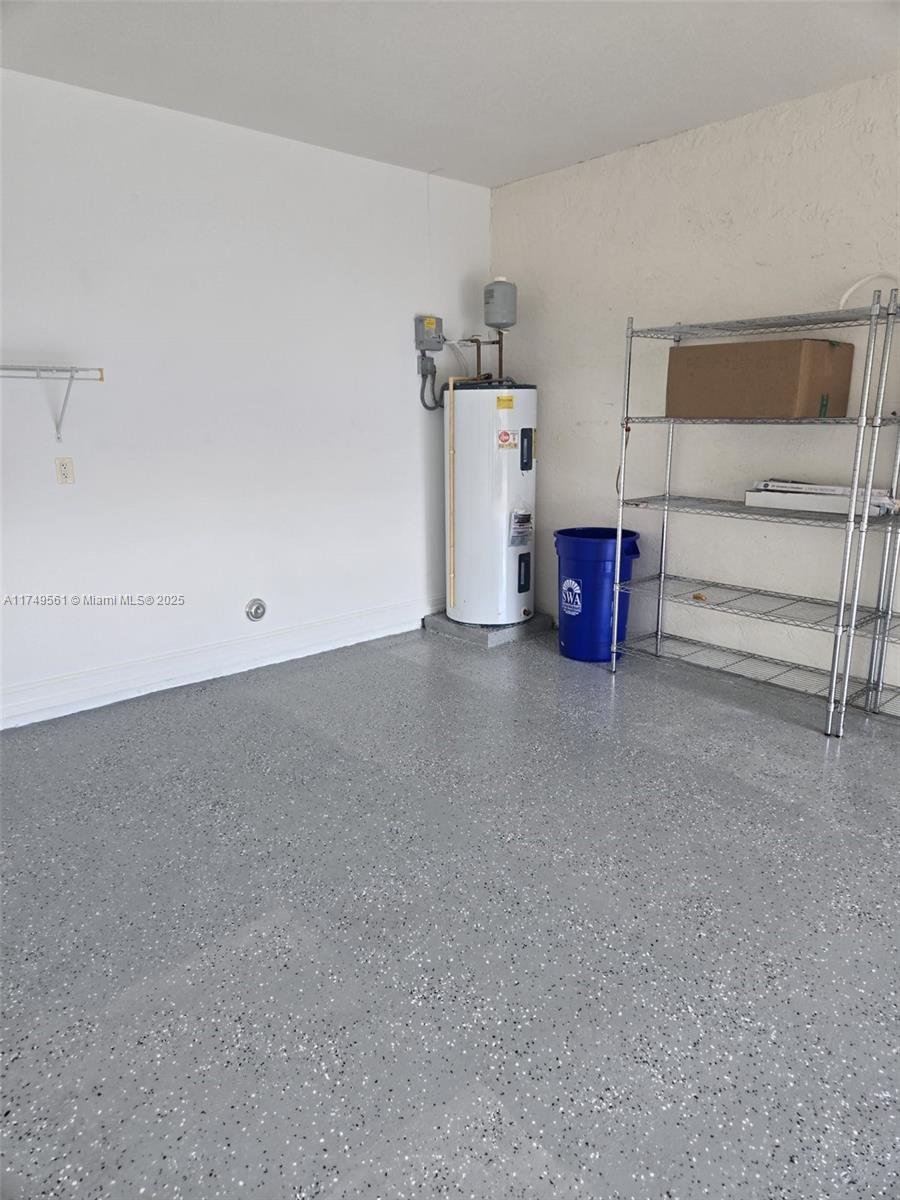 VALENCIA POINTE 3 - Residential