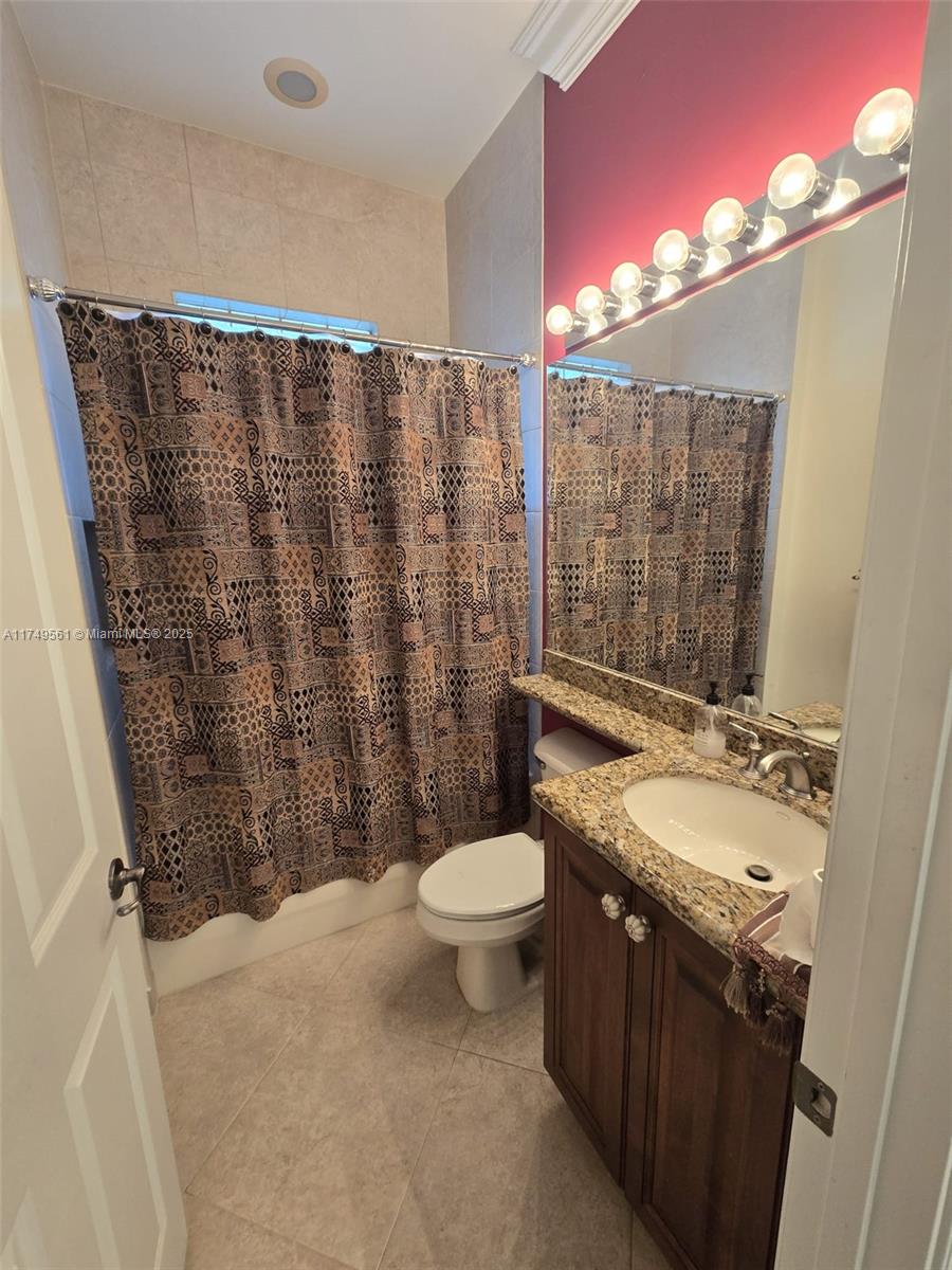 VALENCIA POINTE 3 - Residential