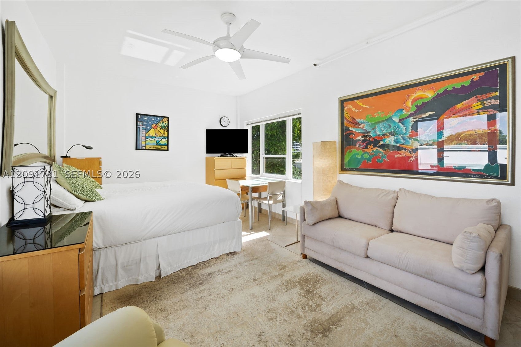 255 W 24th St 330