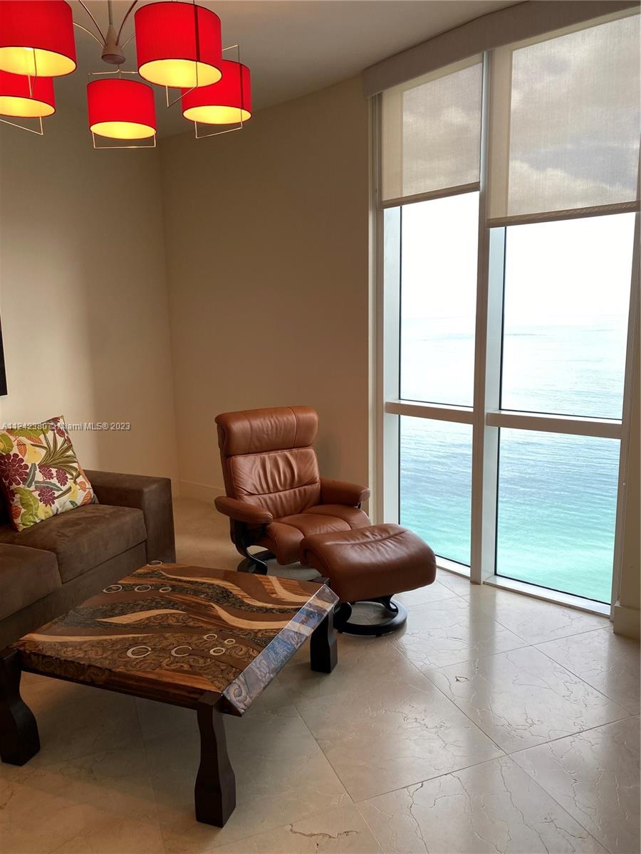 TDR TOWER III CONDO - Residential