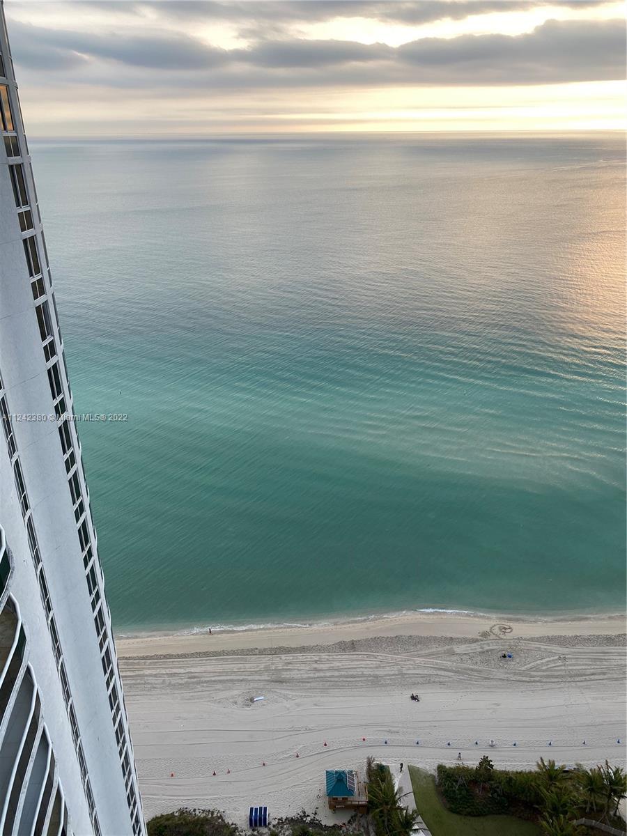 TDR TOWER III CONDO - Residential