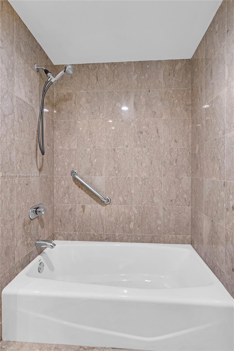 SANTA MARIA CONDO - Residential Lease