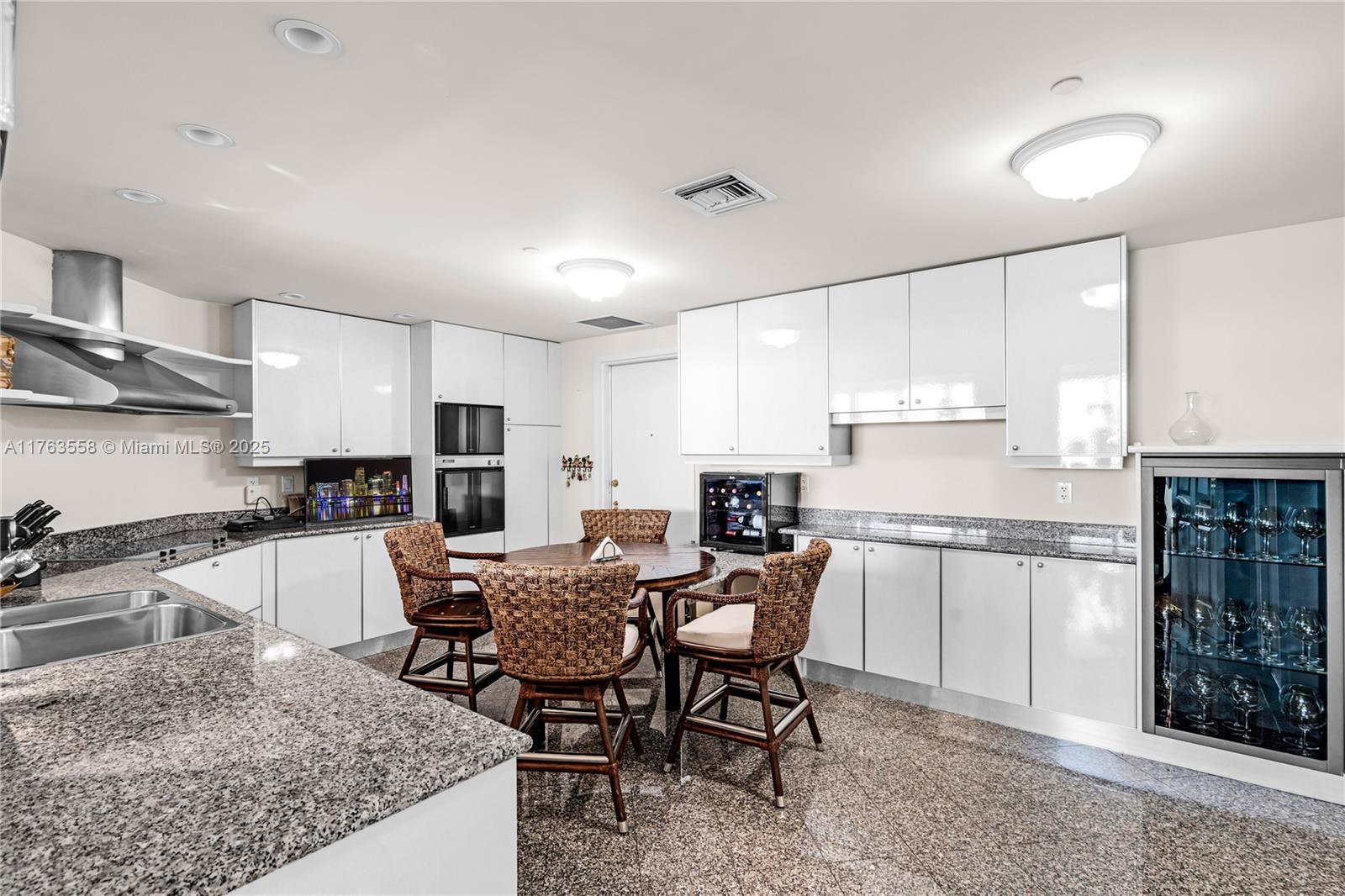 SANTA MARIA CONDO - Residential Lease