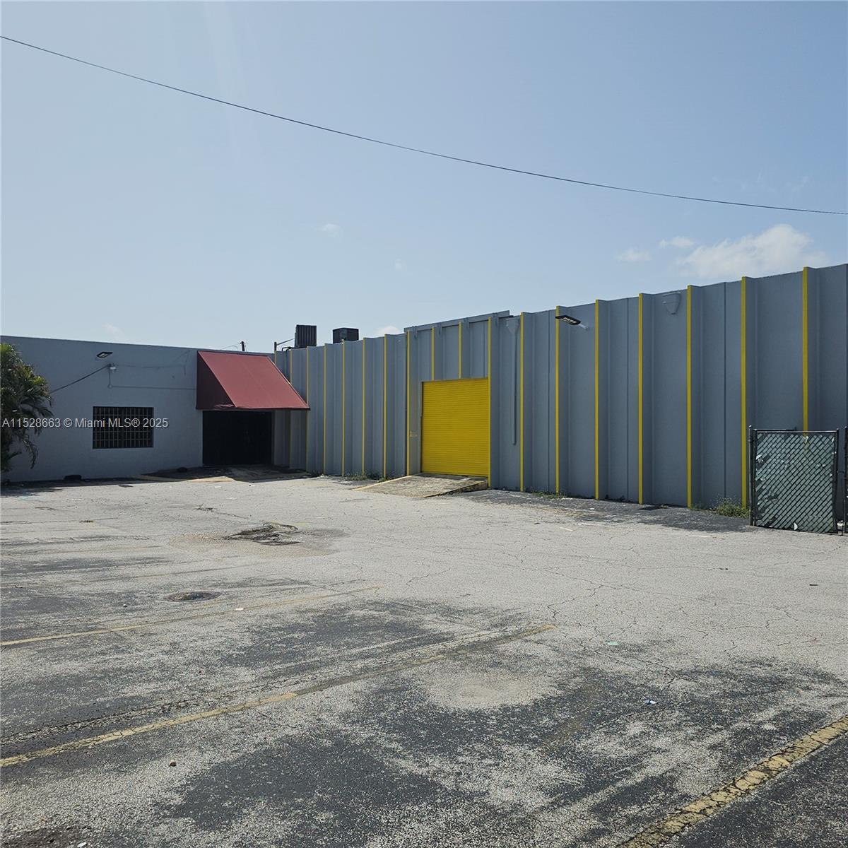 This versatile freestanding building offers a prime opportunity for businesses seeking a high-visibility location with ample space. Situated on a corner lot with direct frontage to NW 7th Street, this property boasts 10,000 square feet, including 5,000 square feet of warehouse space and 5,000 square feet of divisible retail space. Corner lot with direct frontage to NW 7th Street, Generous Space: Suitable for many businesses, including schools, gyms, medical supply companies, printing companies, cigar companies, art galleries, and more. Former Cigar Showroom and Online Distribution, Air-Conditioned Retail Store and Office Area: Street-Level Loading, Gated Parking Area: Lot Size: 16,950 square feet . Available Now. Rate is NNN (OPEX $5.11 )