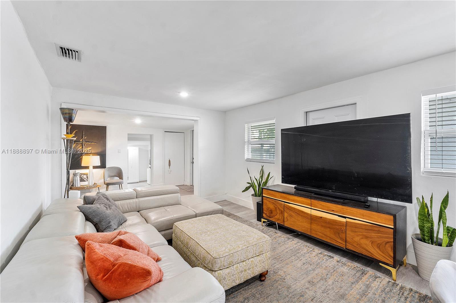 36TH ST MANOR - Residential