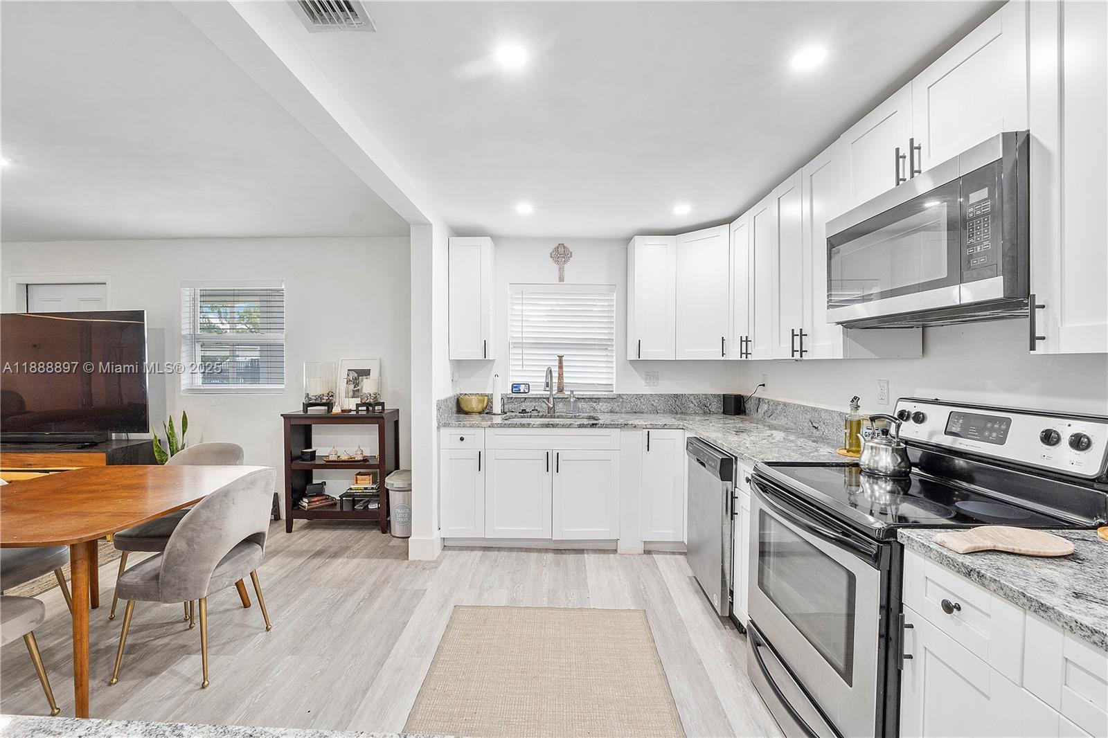 36TH ST MANOR - Residential