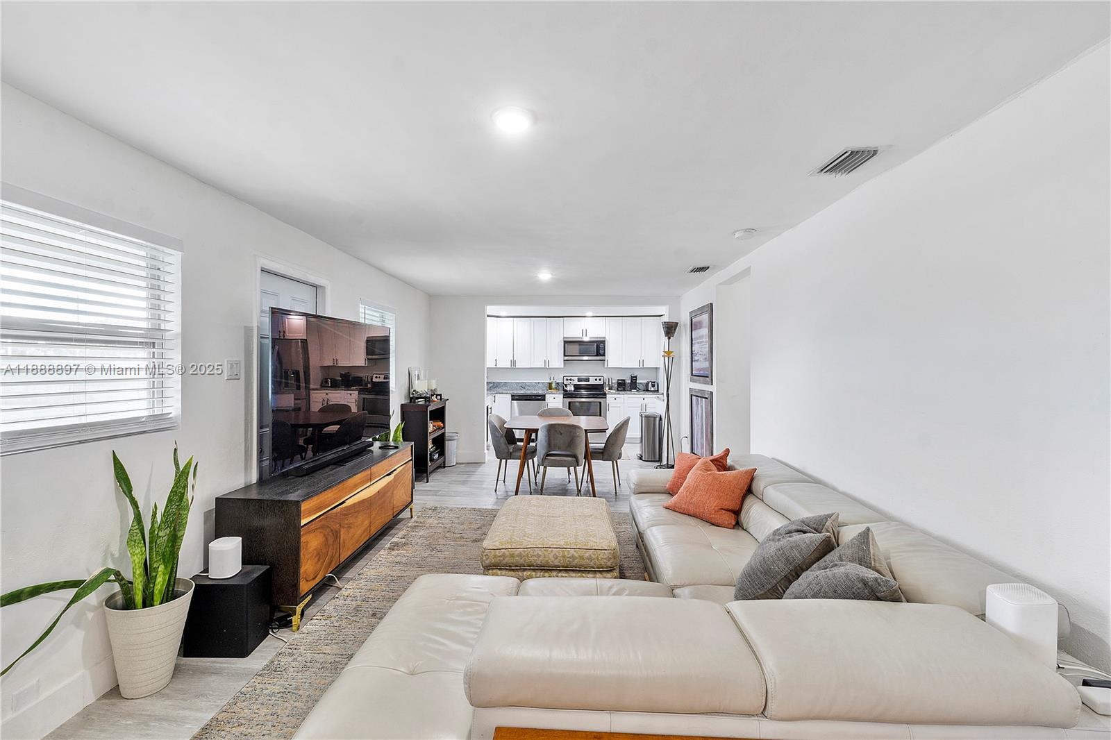 36TH ST MANOR - Residential