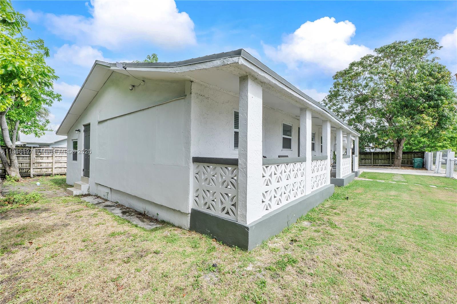 36TH ST MANOR - Residential