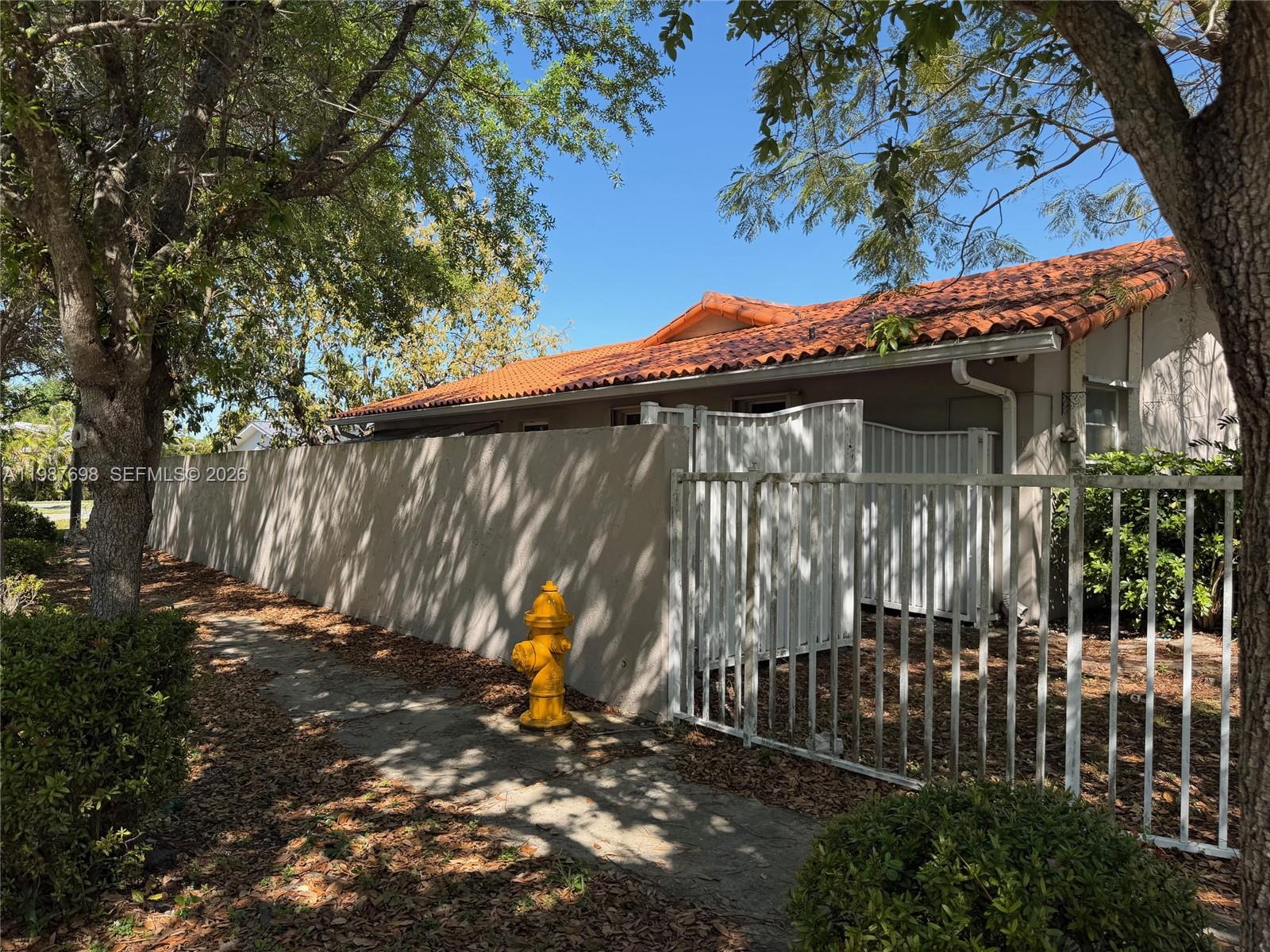 LAS PALMAS CONDO 9/5 - Residential