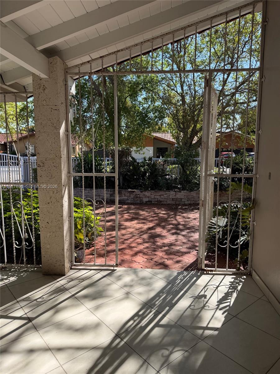 LAS PALMAS CONDO 9/5 - Residential