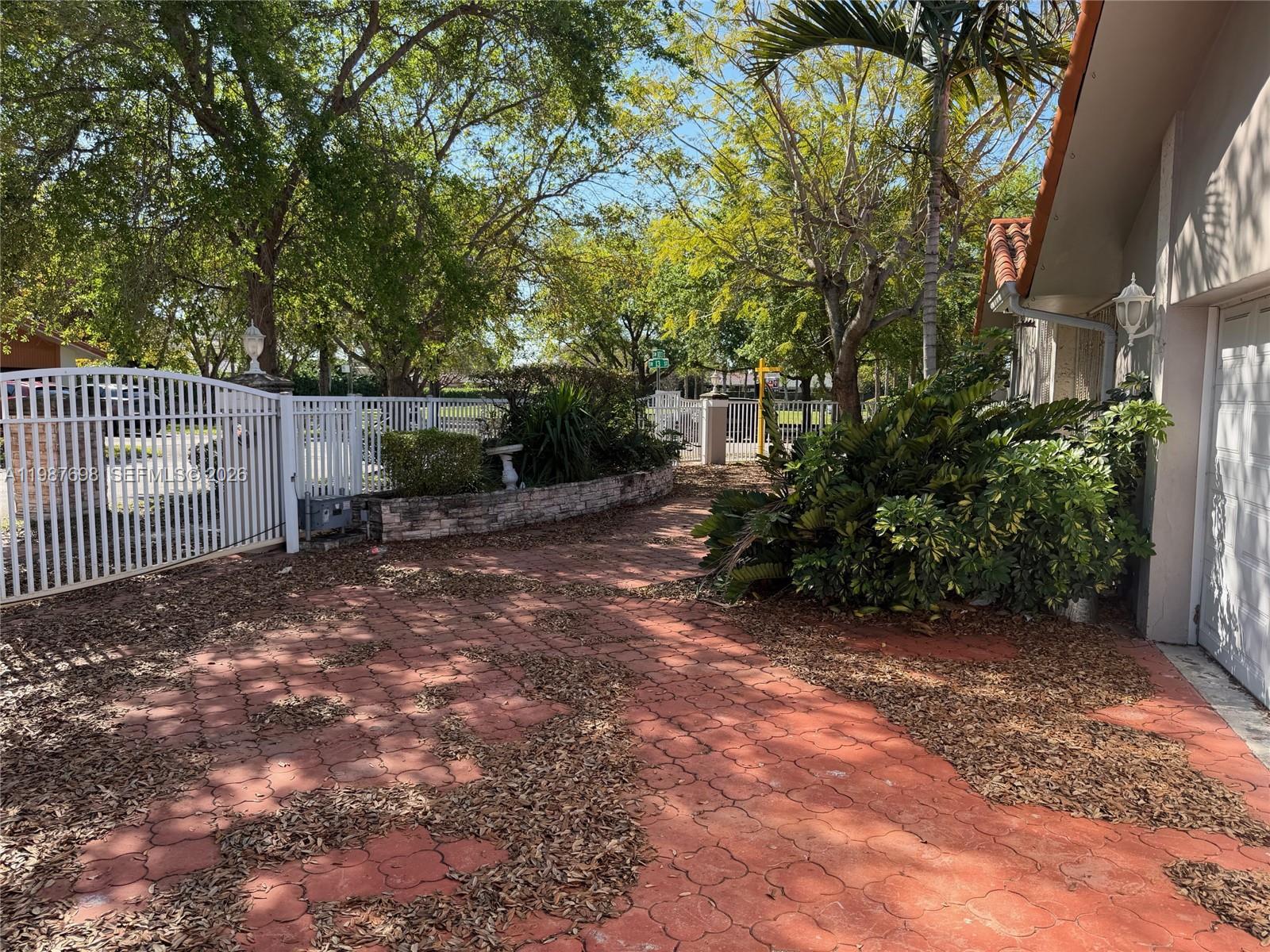 LAS PALMAS CONDO 9/5 - Residential