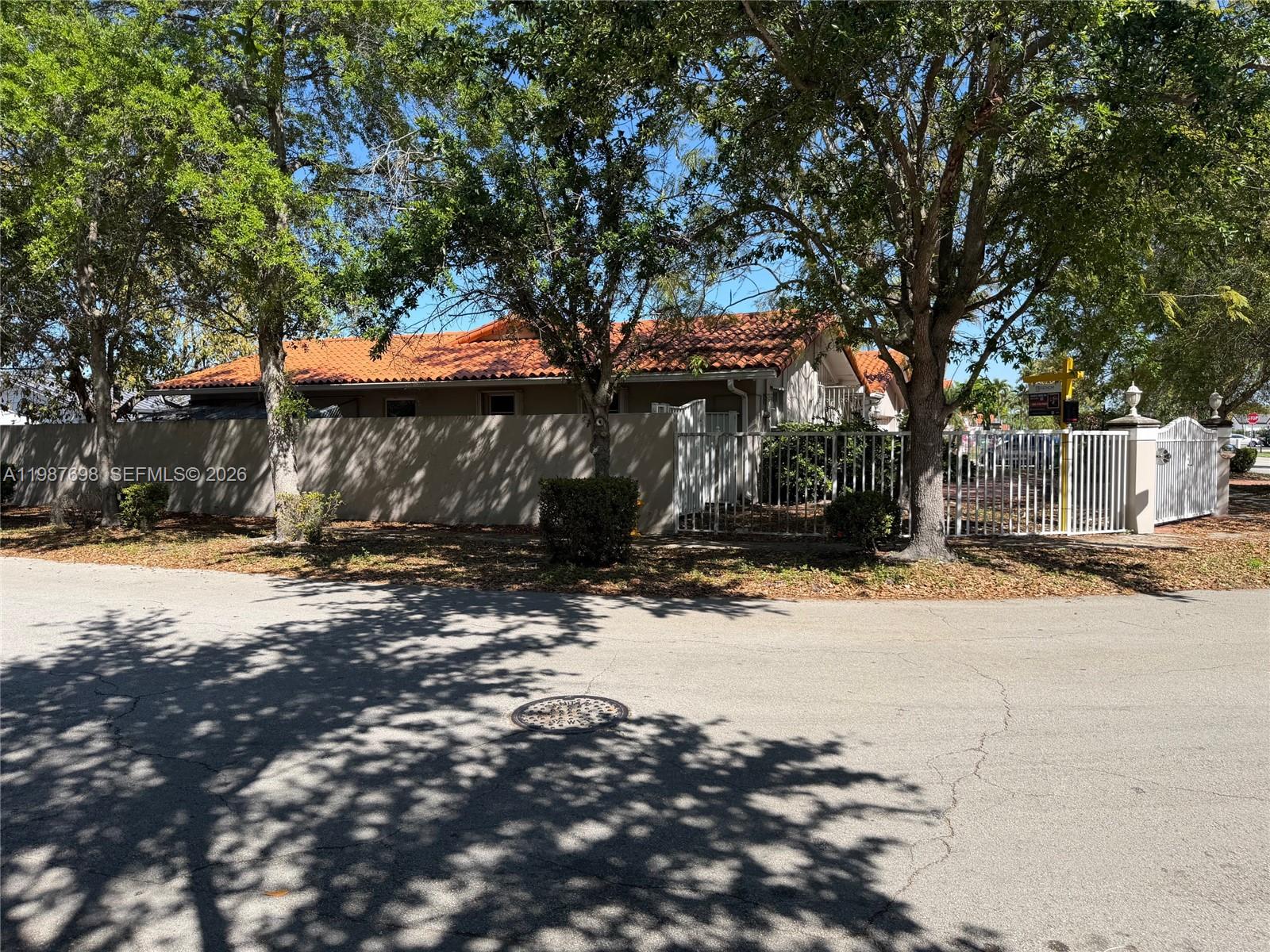 LAS PALMAS CONDO 9/5 - Residential