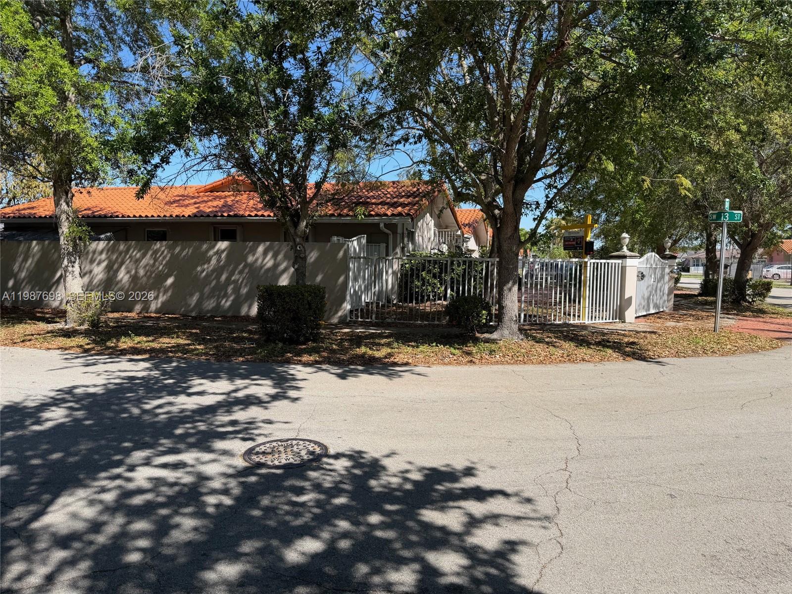 LAS PALMAS CONDO 9/5 - Residential